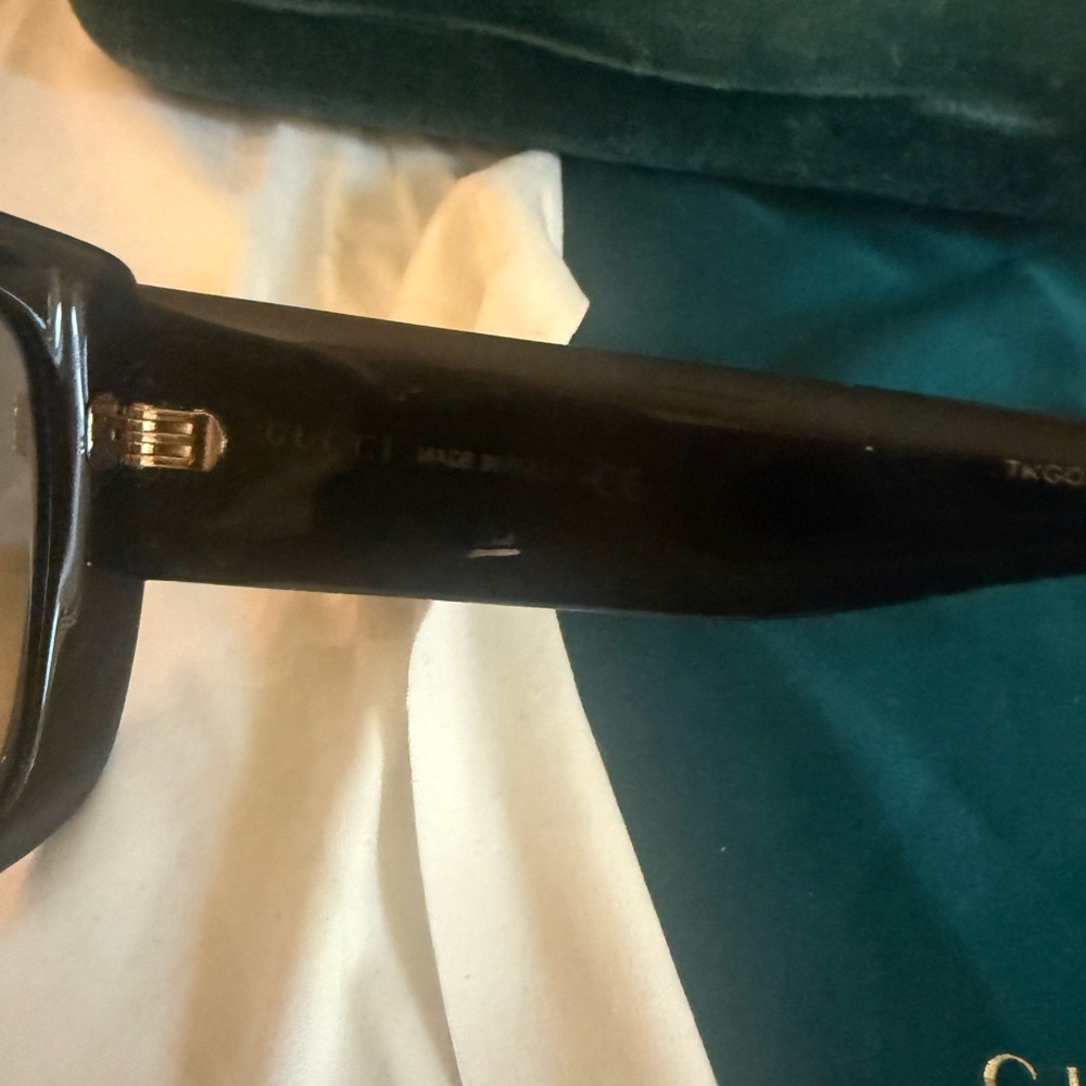 GUCCI Oversized Square Sunglasses, Black - Picture 6 of 10